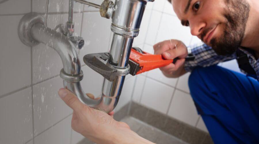 Expert burst pipe repair services in Santa Cruz, NM